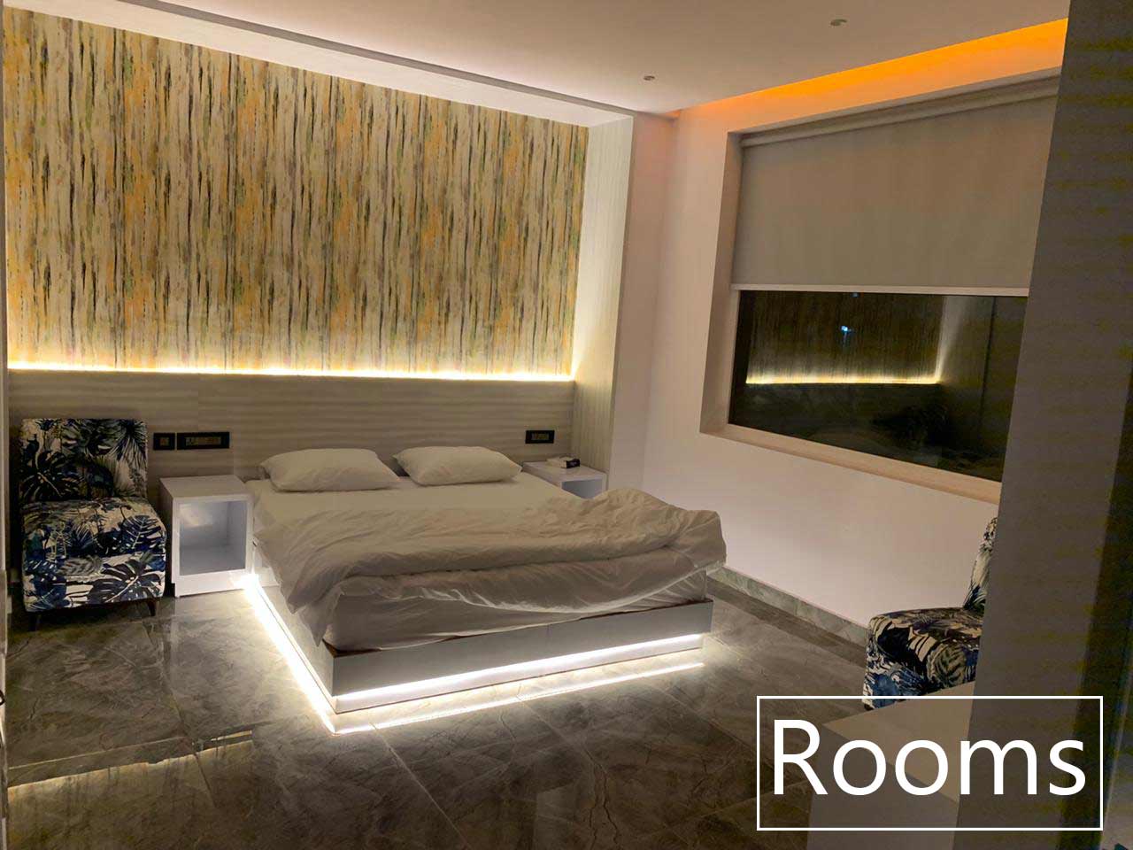 5 Star Deluxe Rooms in Delhi